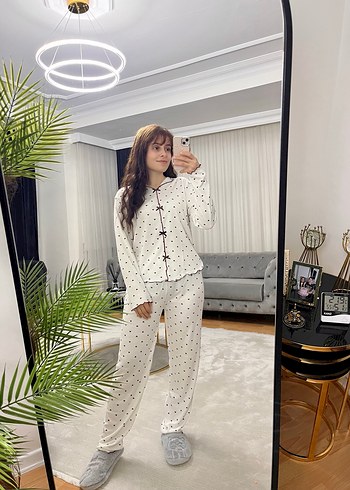 Uzun Kollu Puantiyeli Beyaz Kadın Pijama Takımı - Görsel 2