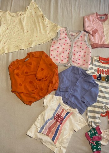 Nakışlı, kısa kollu, renkli erkek pijama takımı