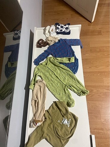 3 aylık bebek kıyafetleri toplu hepsi 150TL?