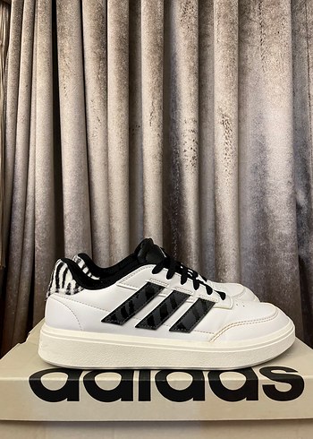 Adidas Beyaz Kadın Spor Ayakkabı Zebra Desenli