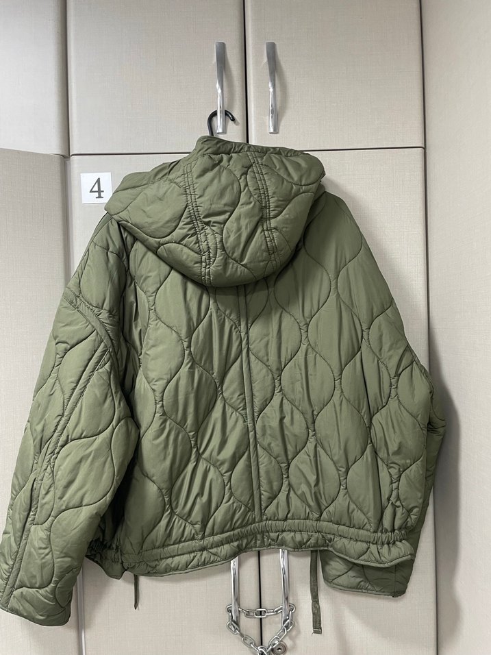 Düğmeli Kapüşonlu Yeşil kapitone mont - Görsel 3