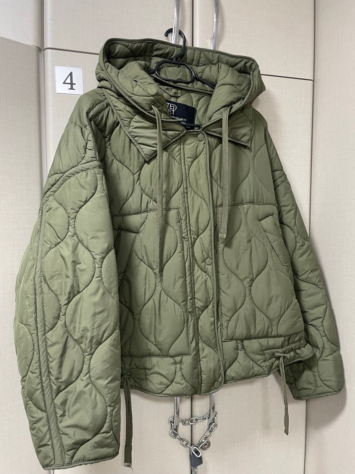 Düğmeli Kapüşonlu Yeşil kapitone mont - Görsel 2