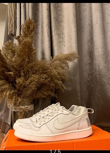 37.5 Beden beyaz Renk Nike court