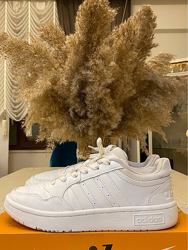 Adidas spor ayakkabı