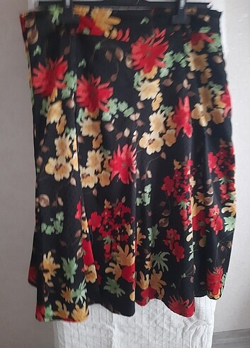 xl Beden çeşitli Renk Çiçekli etek