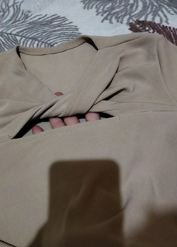 Bej V Yakalı Kadın Triko ölçüleri görselde mevcut az kullanıldı - Görsel 2