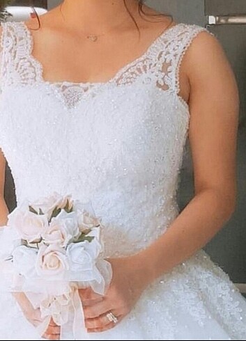 Gelinlik(pazarlık payı vardir)sadece kuru temizlemeye verilmedi 