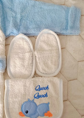 Nakışlı Mavi Erkek Çocuk Bornoz ve Havlu Seti - Görsel 3