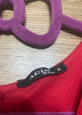 Klasik Şıklık Kırmızı Midi Abiye Elbise - Görsel 3