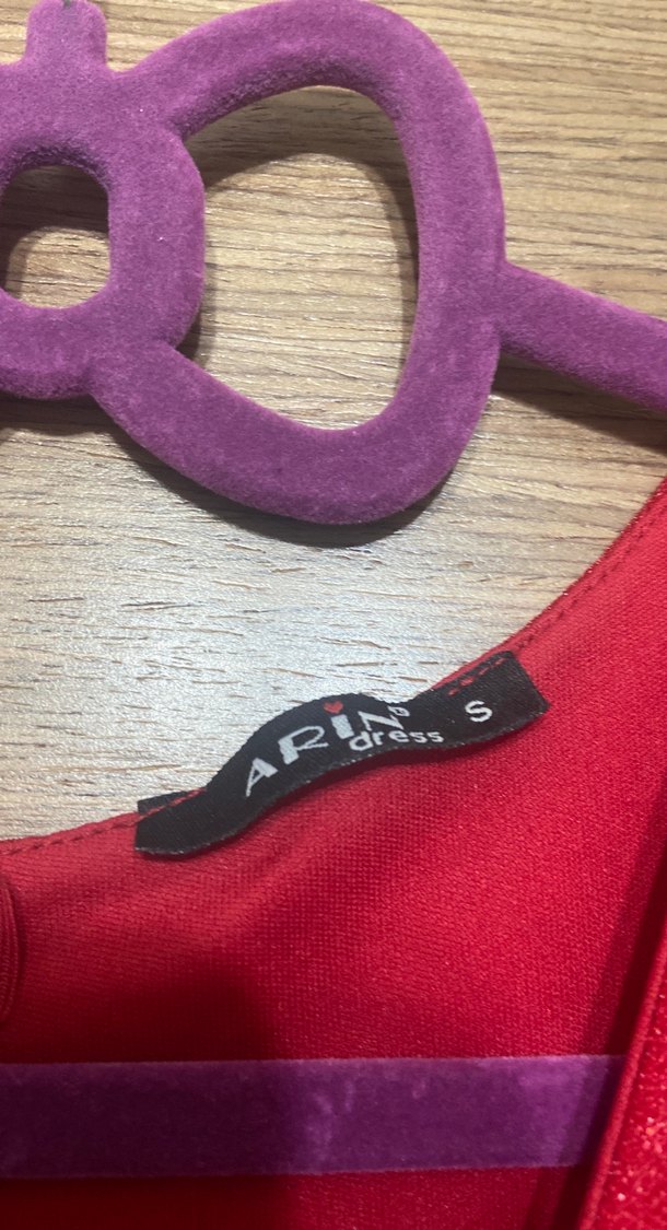 Klasik Şıklık Kırmızı Midi Abiye Elbise - Görsel 3