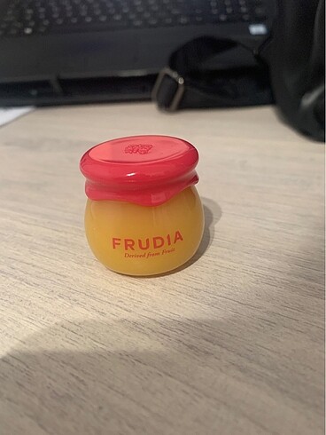 Frudia dudak balmı