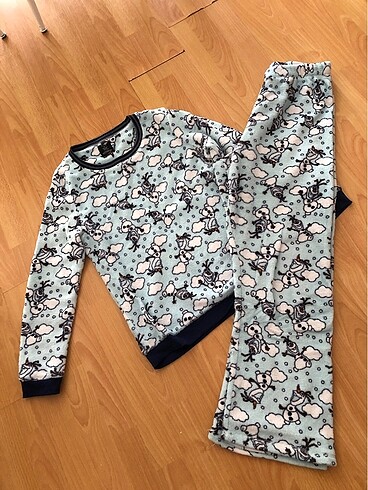 Disney peluş pijama takımı