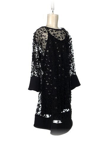 Diğer PreLoved Kısa Elbise %70 İndirimli.