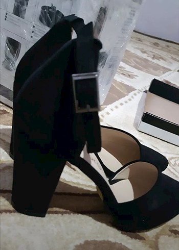Siyah Süet Topuklu Kadın Ayakkabı - Görsel 2