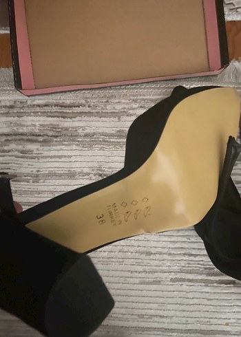 Siyah Süet Topuklu Kadın Ayakkabı - Görsel 4