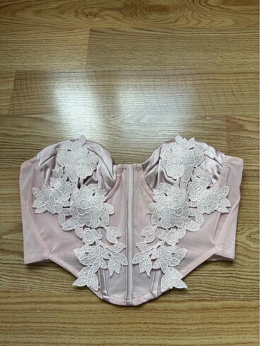 BERSHKA KORSE TOP