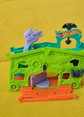  Hotwheels kofteci arabası ve Hayalet Evi