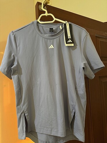 Adidas tişört