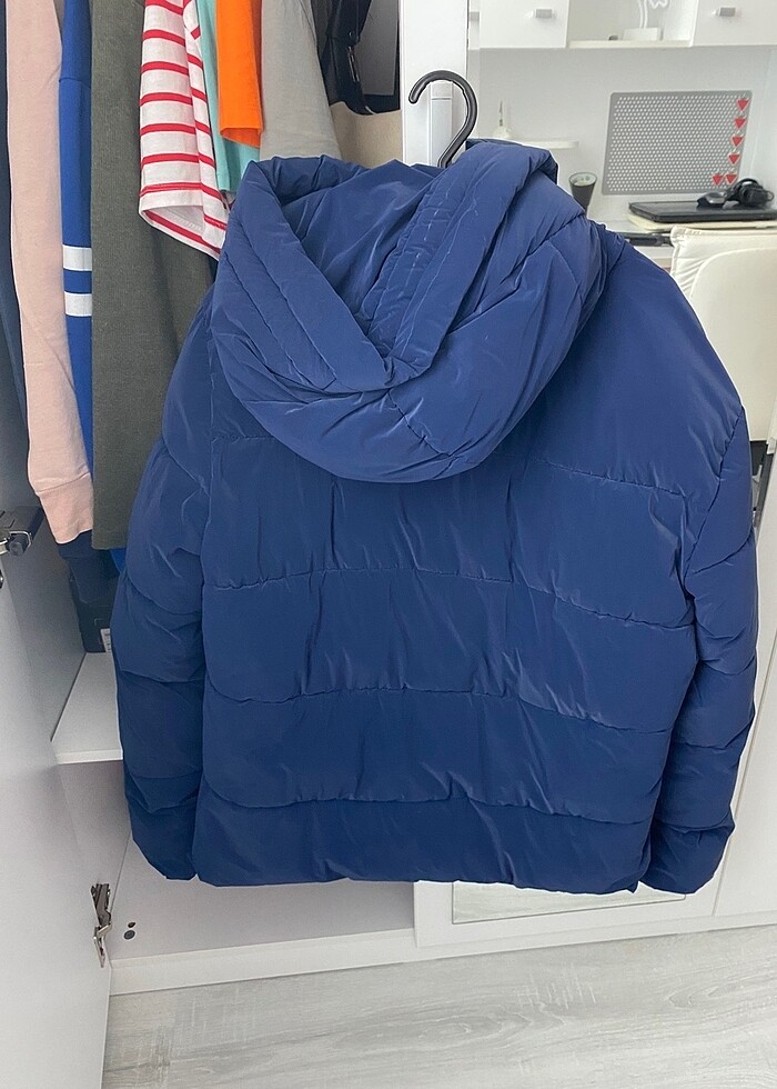 Mavi şişme mont - Görsel 2