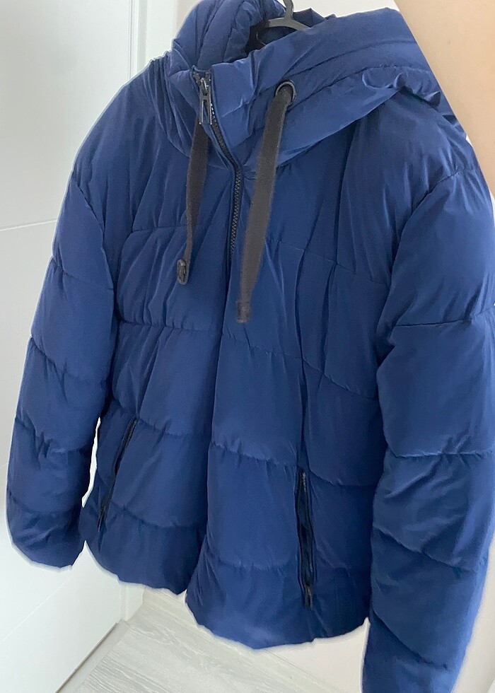 Mavi şişme mont - Görsel 4