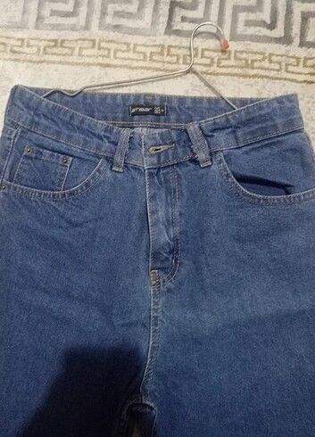 AMBAR MOM JEAN 