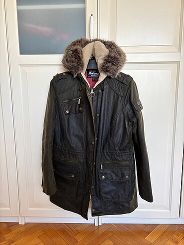 Barbour İnternational Yağlı Kapüşonlu Mont