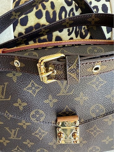  Beden Louis Vuitton Pochette Metis