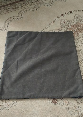 Çiçek Desenli Koyu Mavi Yastık Kılıfı - Görsel 2