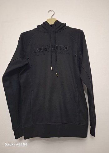 Louis Vuitton m