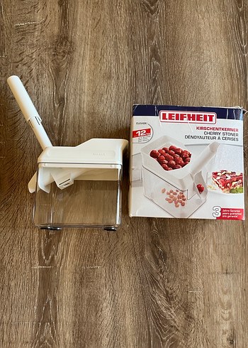 Leifheit Beyaz Kiraz Çekirdek Ayırıcı Çıkarıcı - Görsel 4