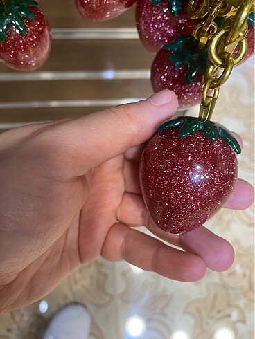Çilek charm