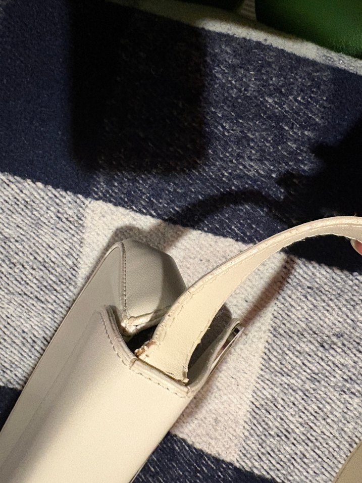 Beyaz Deri Tokalı Kadın Çanta - Görsel 4