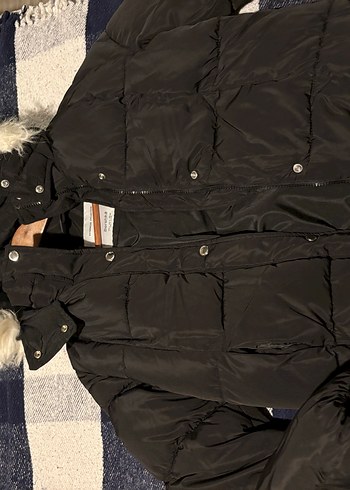 Kürk Detaylı Siyah Kadın Kışlık Mont - Görsel 2