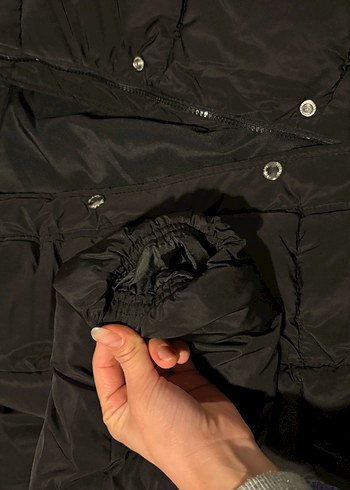 Kürk Detaylı Siyah Kadın Kışlık Mont - Görsel 4