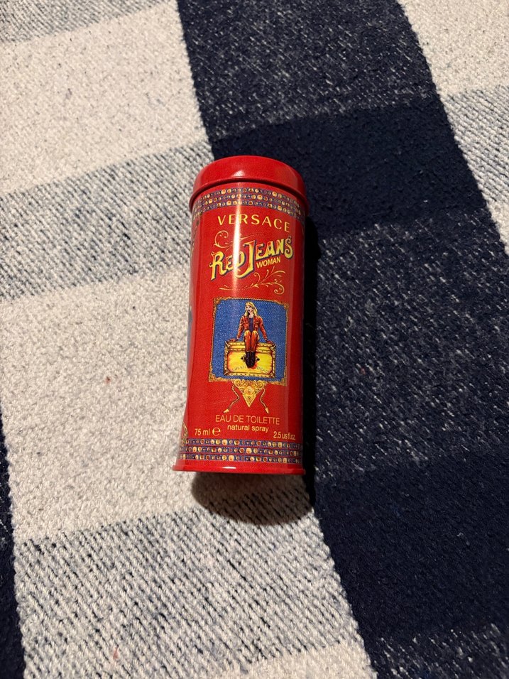 Versace Red Jeans Kadın Parfümü 75 ml - Görsel 2