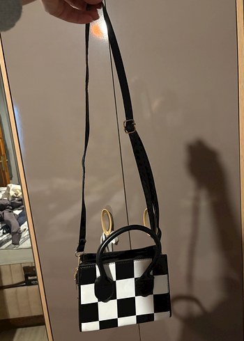 Siyah Beyaz Kareli Deri Kadın Çantası - Görsel 2