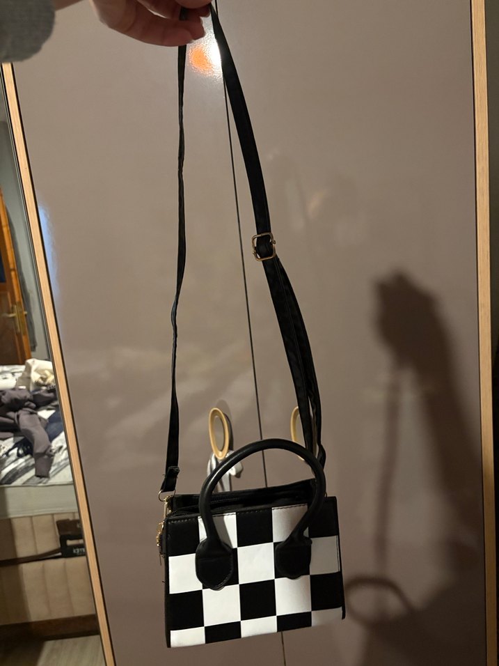 Siyah Beyaz Kareli Deri Kadın Çantası - Görsel 2