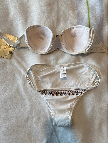 38 Beden beyaz Renk bikini takımı