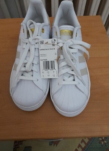 40 Beden Adidas orijinal spor ayakkabı