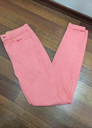 Pembe pantolon 