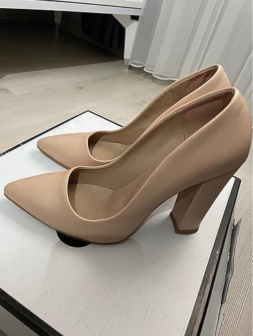 Kalın topuk stiletto
