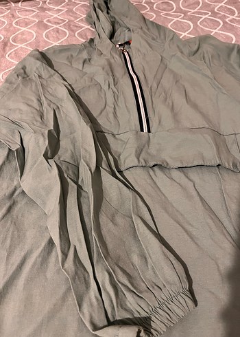 Gri Kapüşonlu Kadın Yağmurluk Midi Boy - Görsel 2