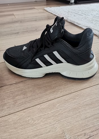 38 Beden Siyah Kadın Adidas Bağcıklı Spor Ayakkabı