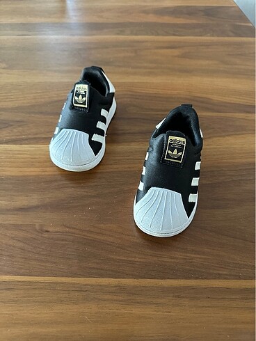 22 Beden Adidas bebek spor ayakkabı