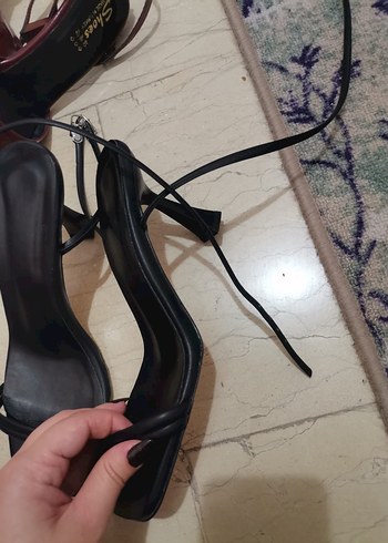 38 Beden Siyah Deri Topuklu Kadın Ayakkabı