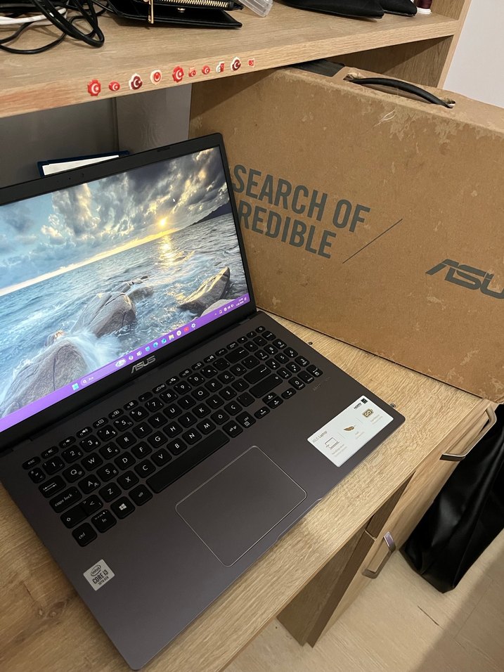 Gri ASUS Laptop - Görsel 2