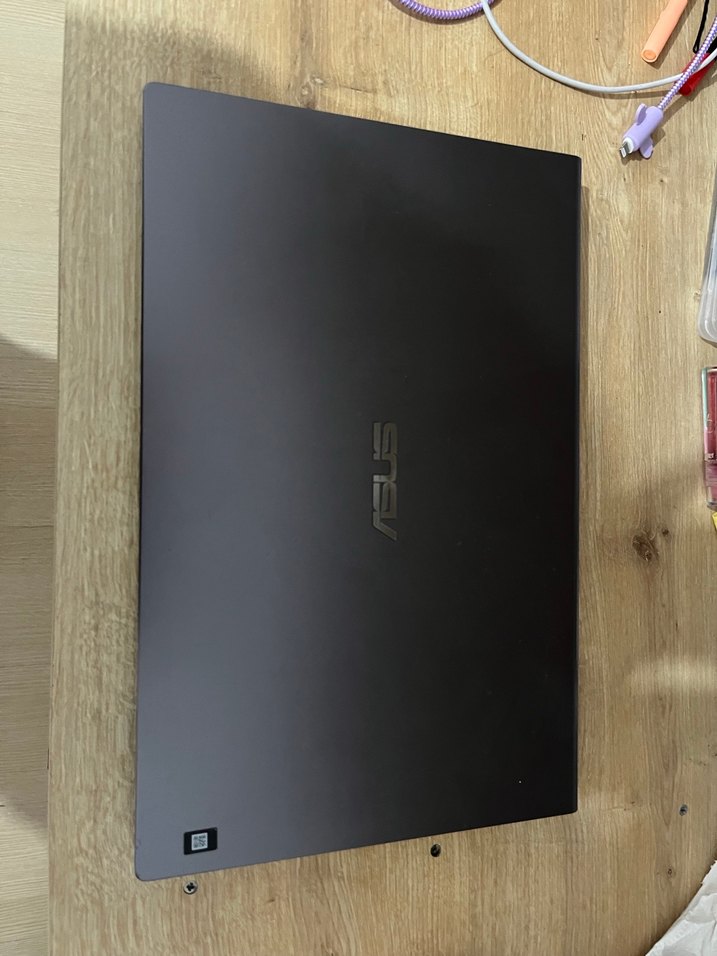 Gri ASUS Laptop - Görsel 3