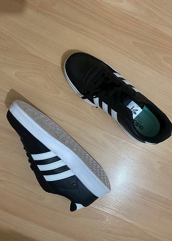 Adidas 42
