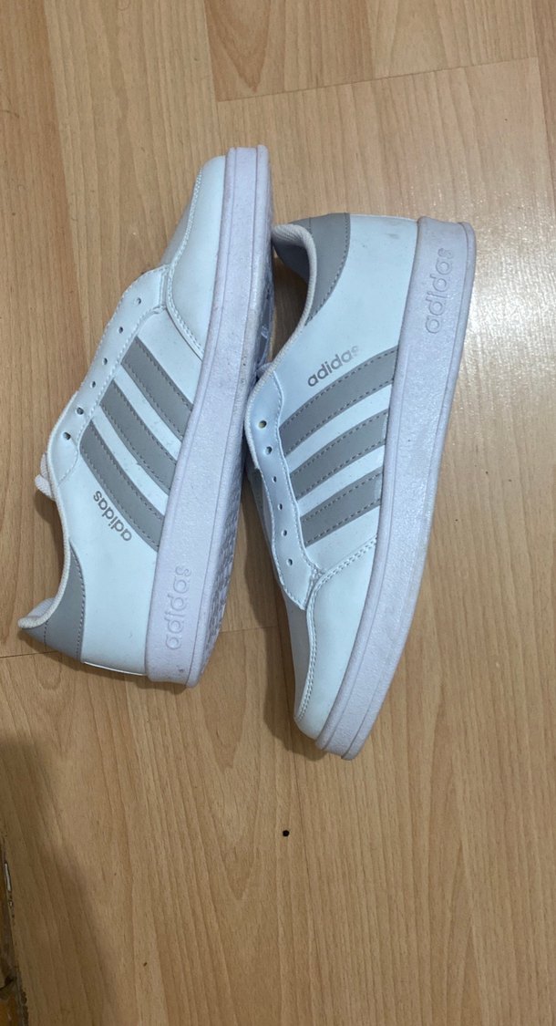 Adidas Beyaz Gri Bağcıklı Spor Ayakkabı - Görsel 2