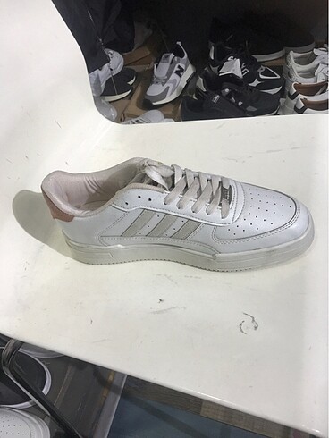 Adidas Mağaza ürünü